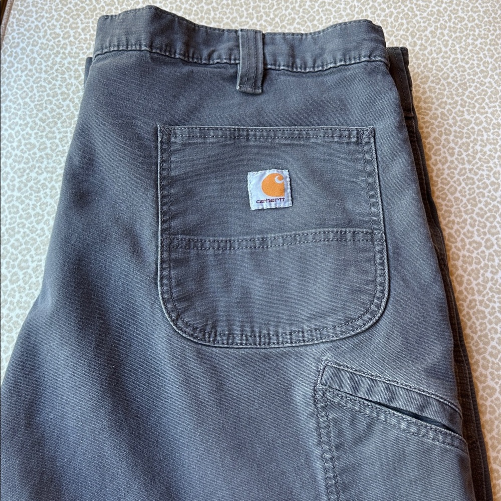 Carhartt Rugged Flex Relaxed Fit Canvas Work Pant
Gray with 5 Pockets size 42x30